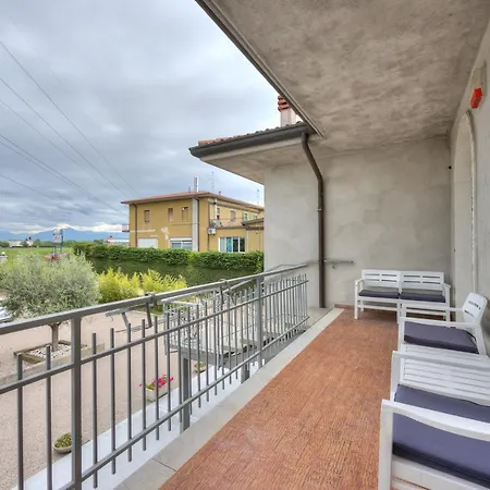 L'ago Di Garda And C'era Volta Un Pet Friendly Ac - Happy Apartment Castelnuovo del Garda