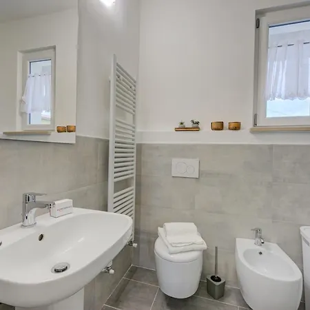 L'ago Di Garda And C'era Volta Un Pet Friendly Ac - Happy Apartment *